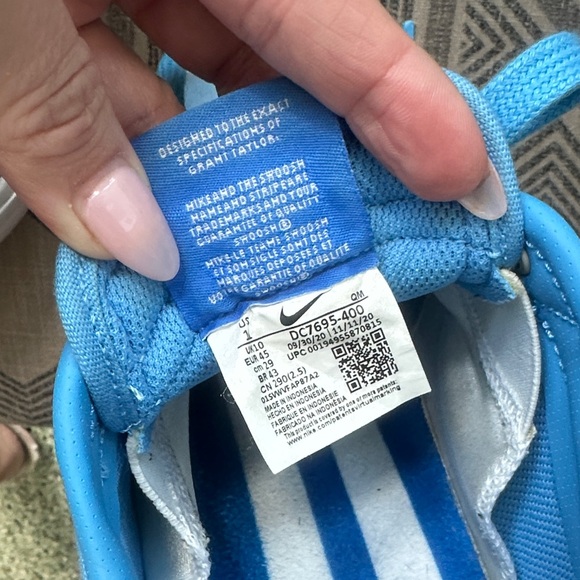 Blue Nike Men’s Sneakers - Picture 5 of 5